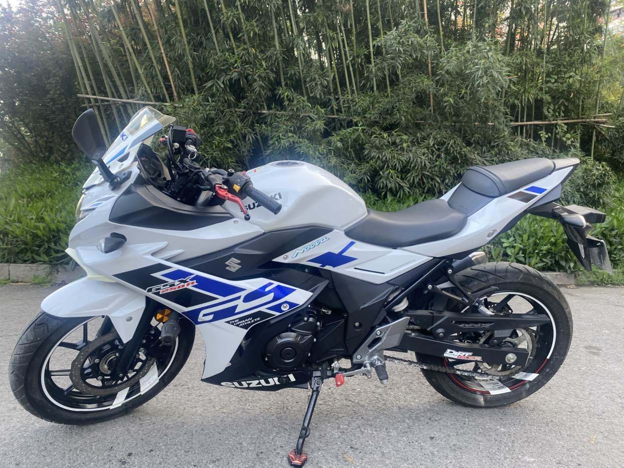 豪爵铃木 GSX250R