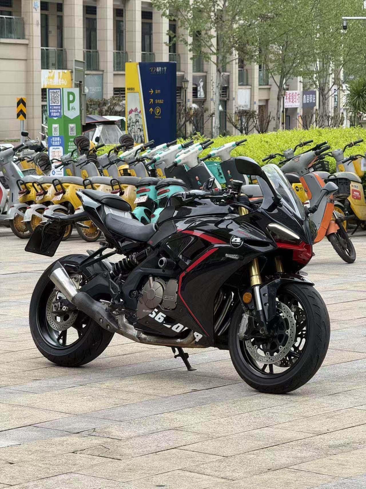 QJMOTOR 赛600