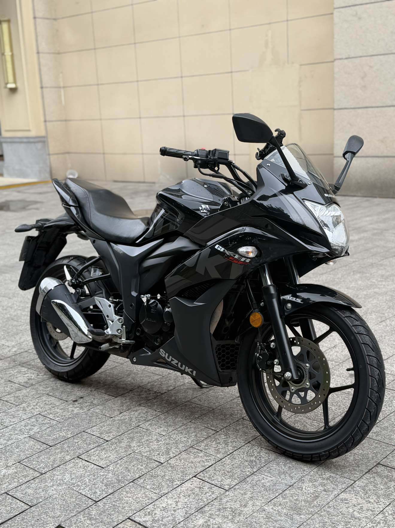 济南铃木 极客飒 Gixxer 155