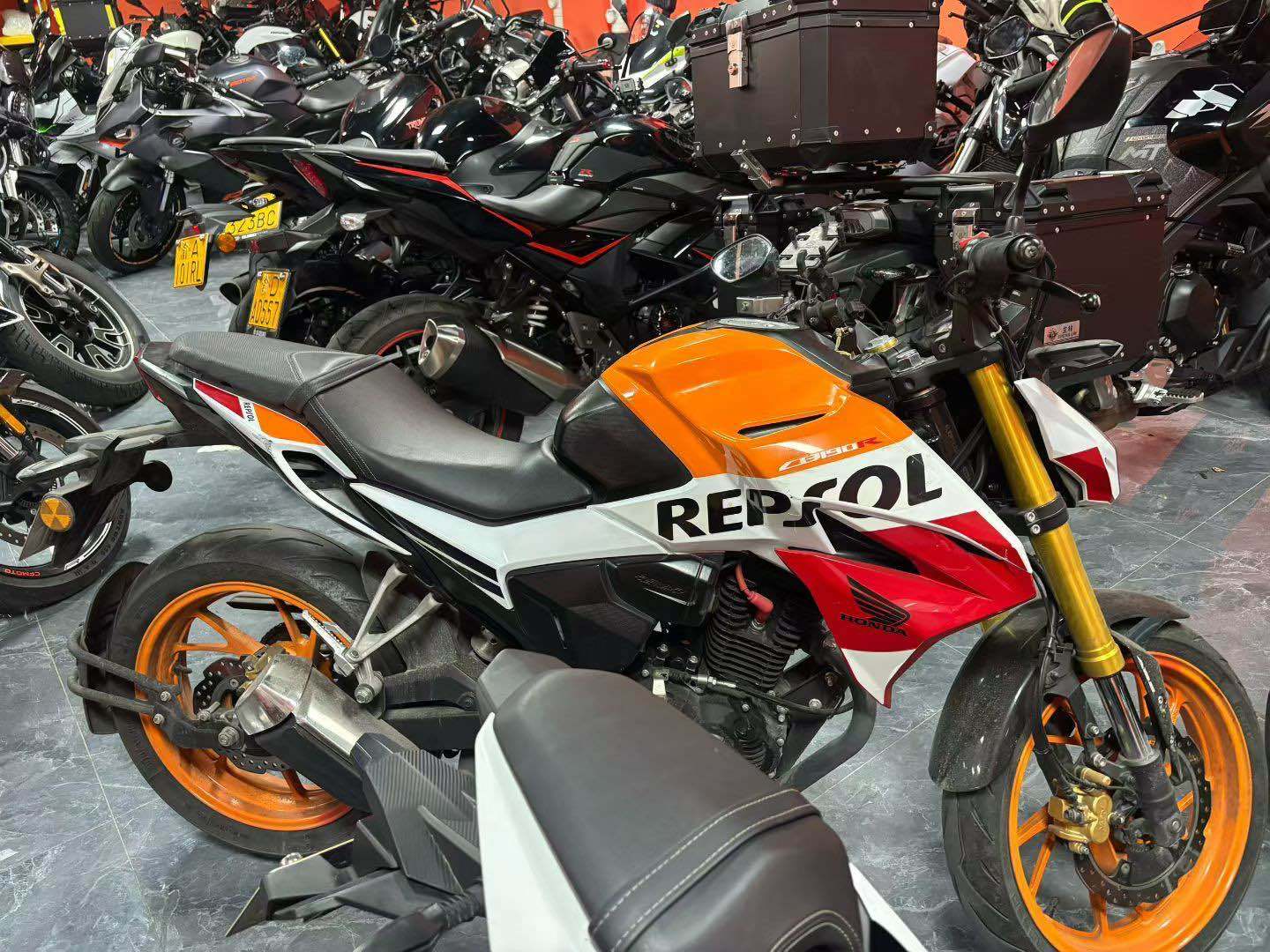 五羊本田 CB190R 暴锋眼