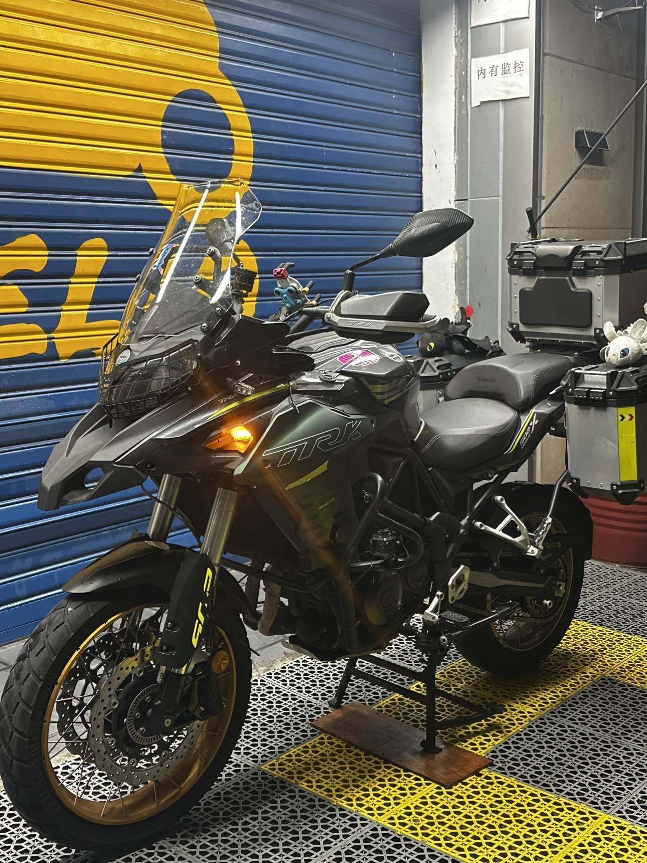 贝纳利 金鹏 TRK502