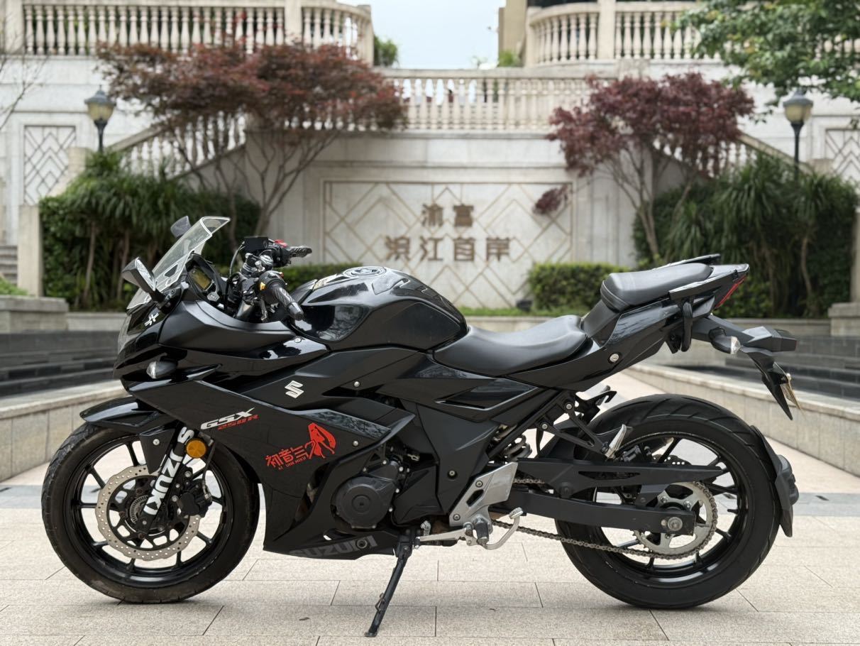 豪爵铃木 GSX250R