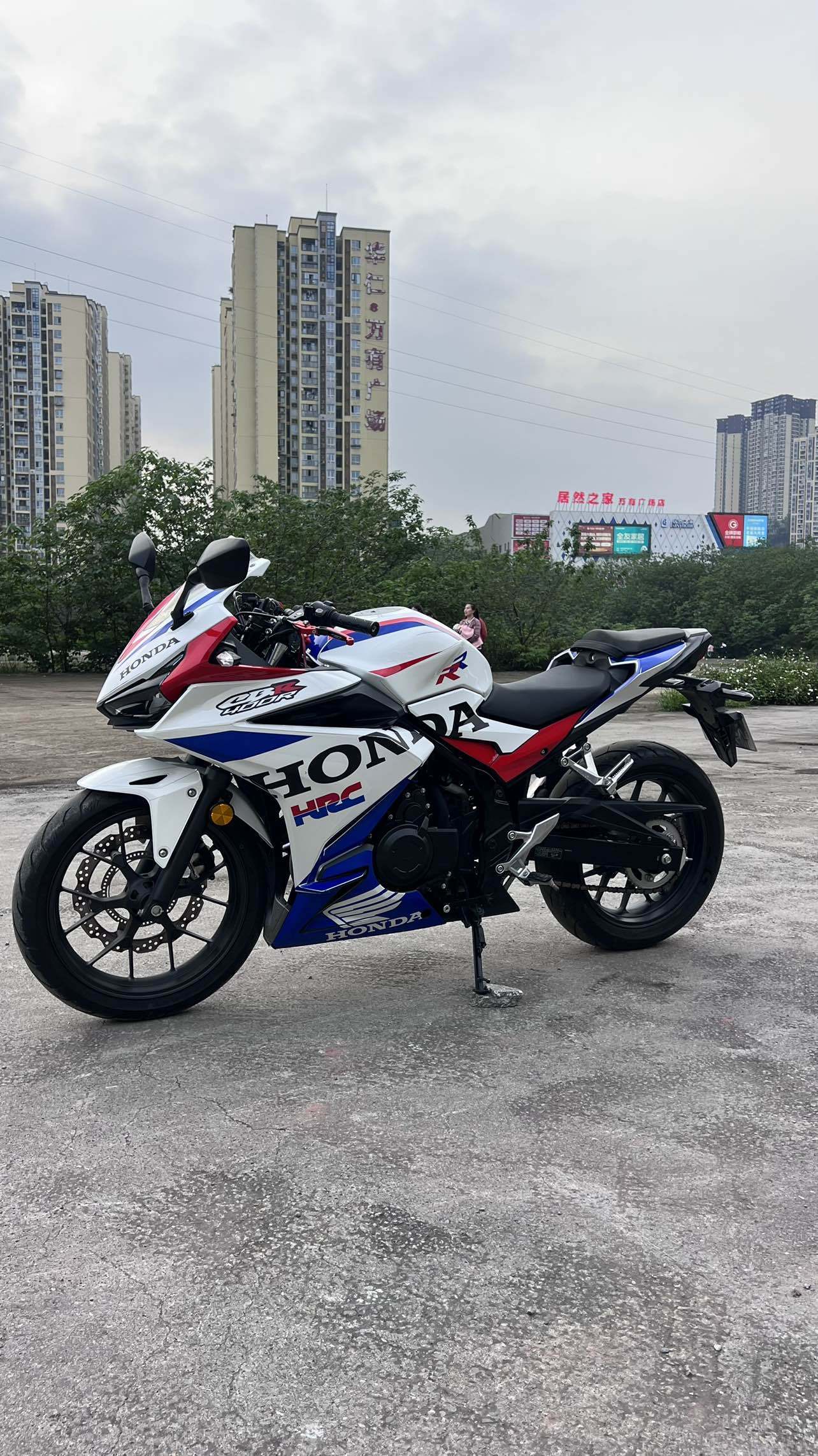 本田WING CBR400R