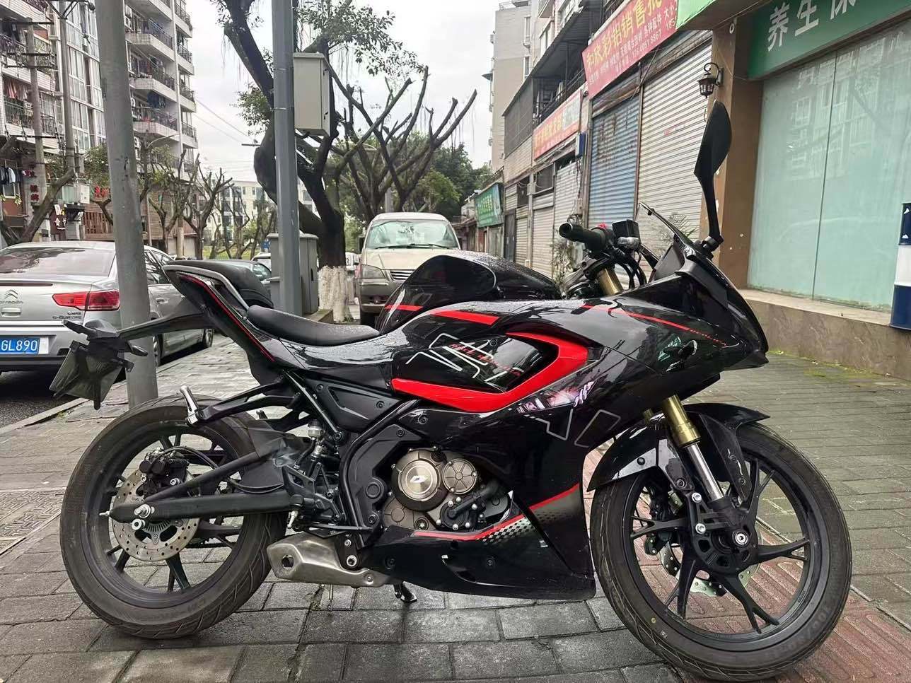 QJMOTOR 赛150