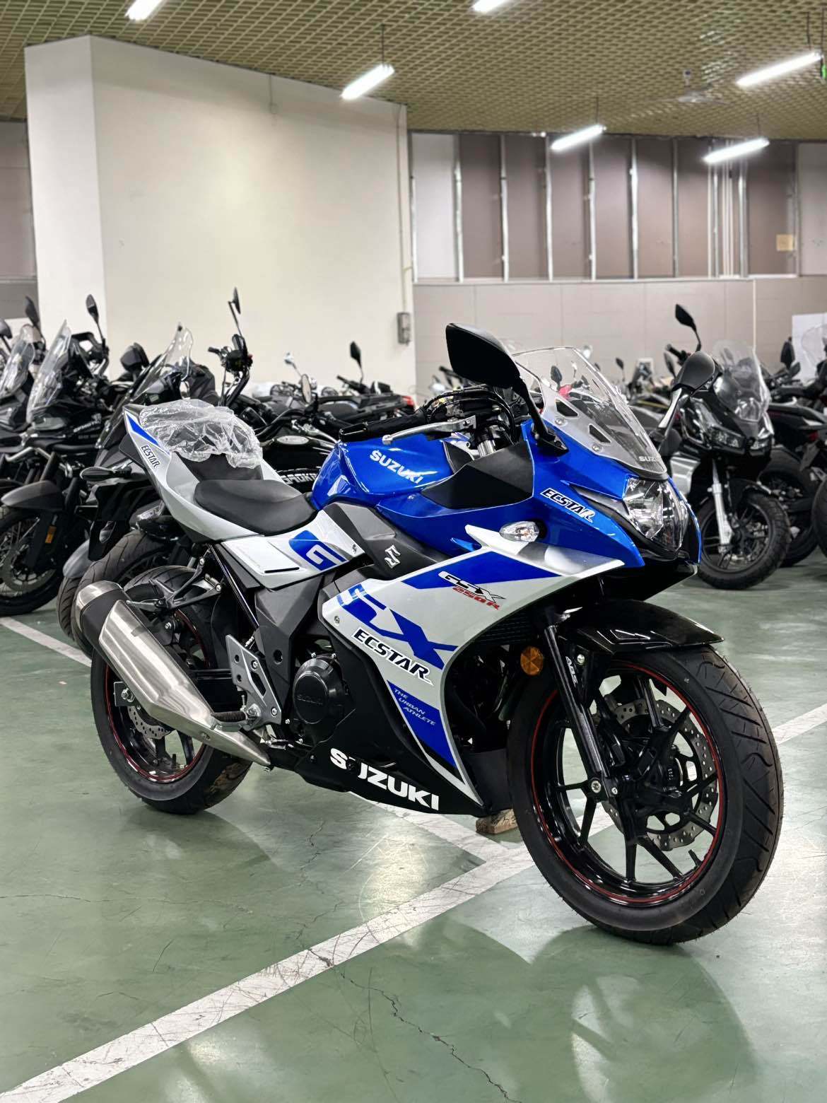 豪爵铃木 GSX250R