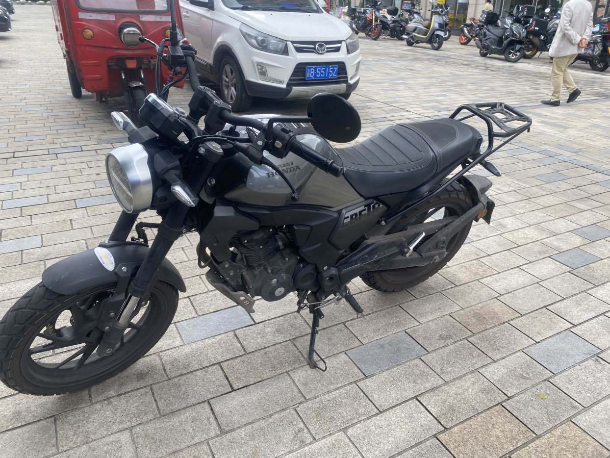 新大洲本田 CBF190TR