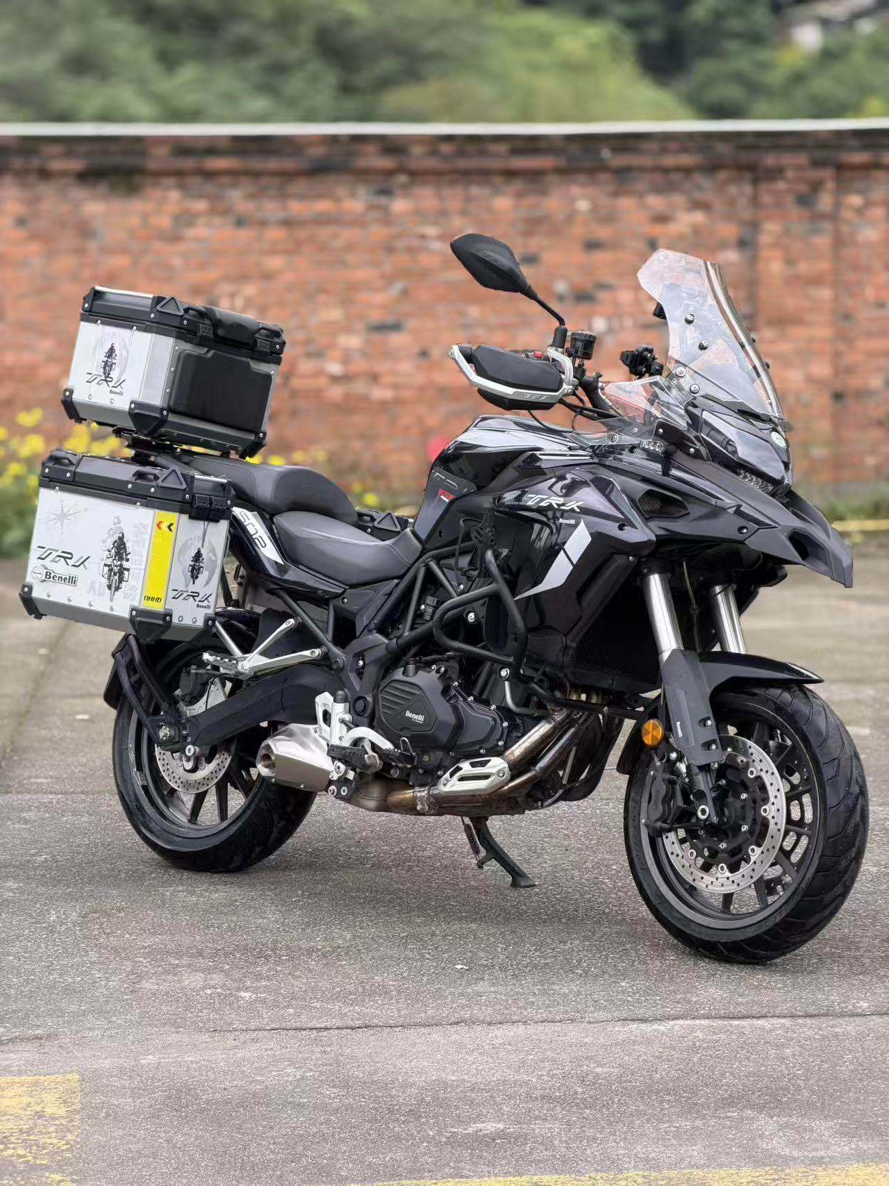 贝纳利 金鹏 TRK502