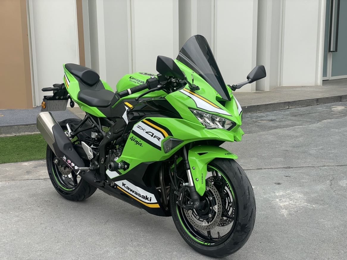 川崎 ZX-4R