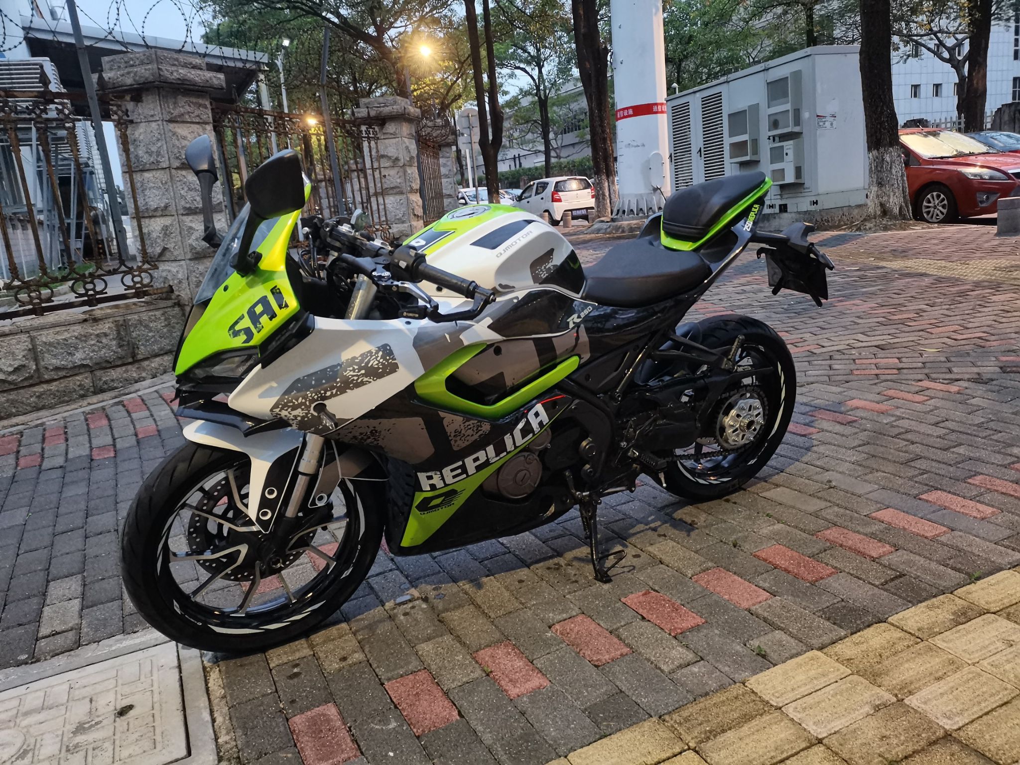 QJMOTOR 赛250