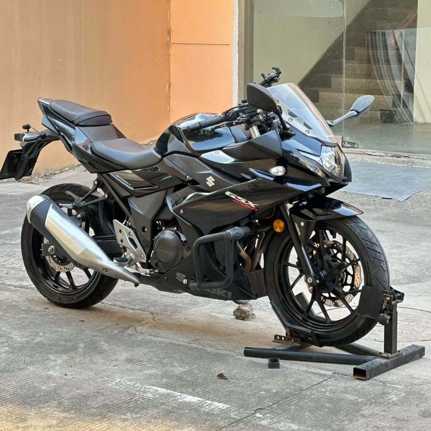 豪爵铃木 GSX250R