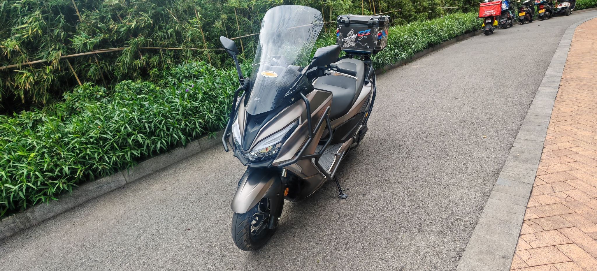 QJMOTOR 鸿250
