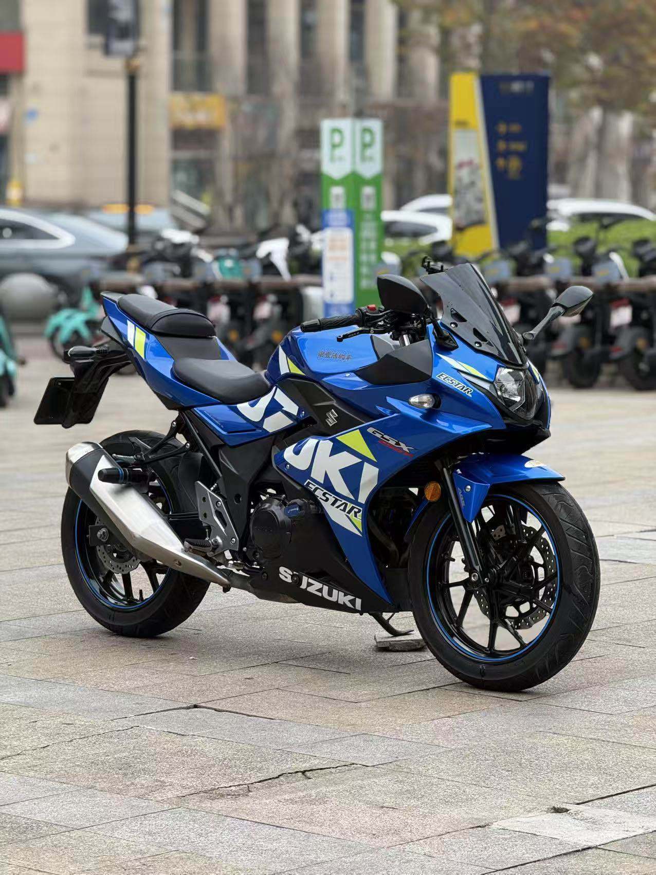 豪爵铃木 GSX250R