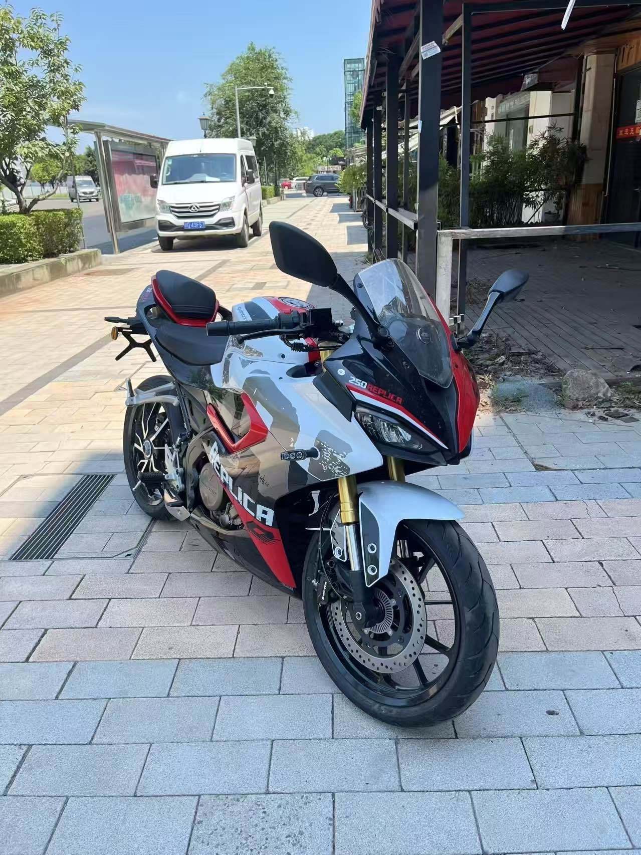 QJMOTOR 赛250