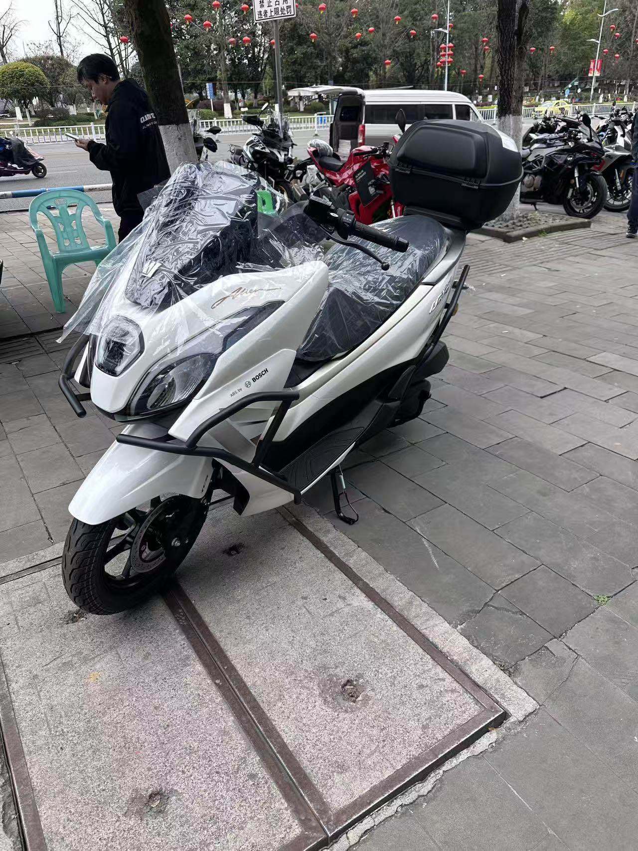 豪爵 UFR150
