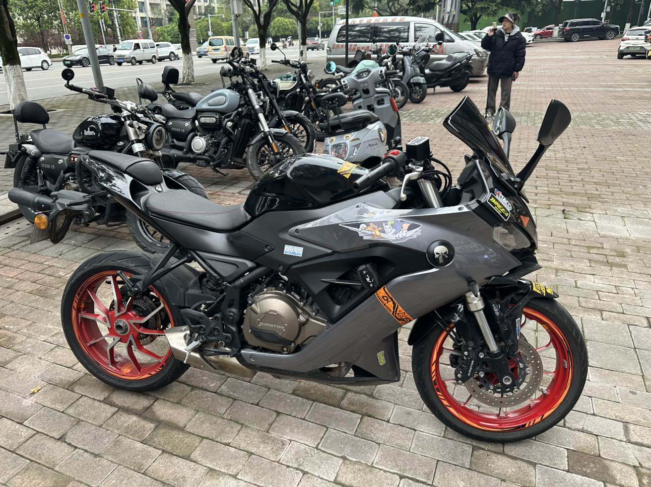 QJMOTOR 赛400