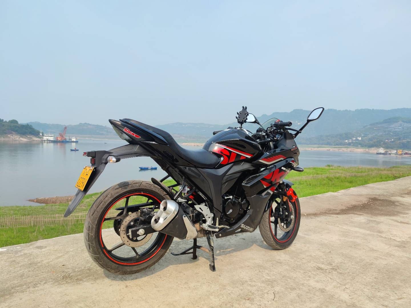 济南铃木 极客飒 Gixxer 155