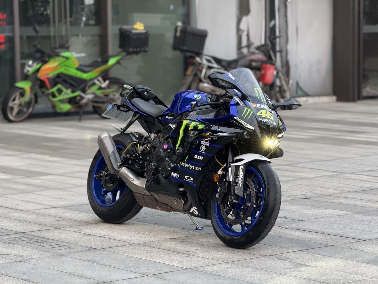 雅马哈 YZF-R1