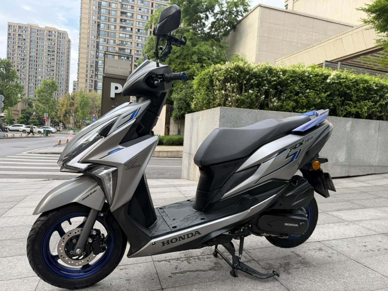 新大洲本田 裂行 RX125Fi