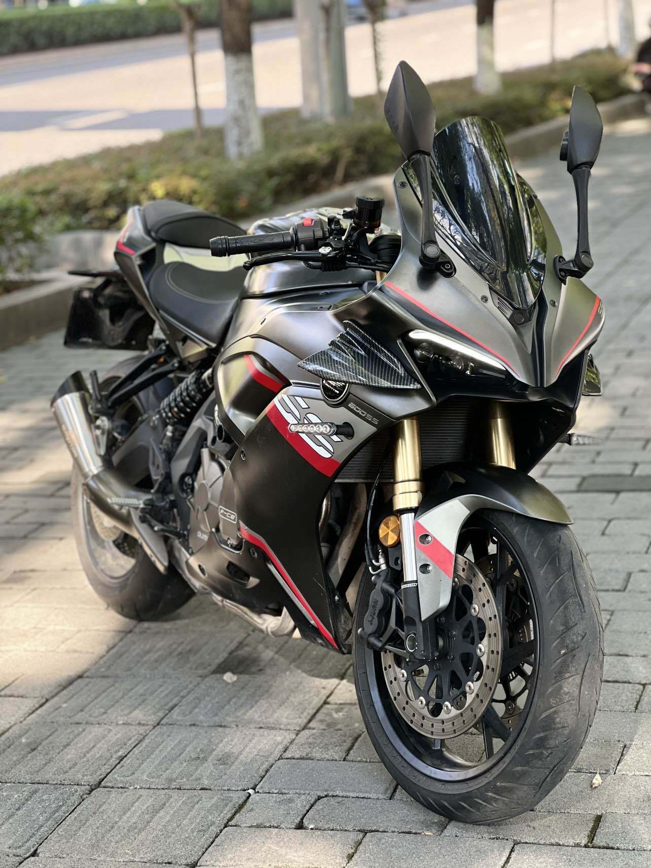 QJMOTOR 赛600