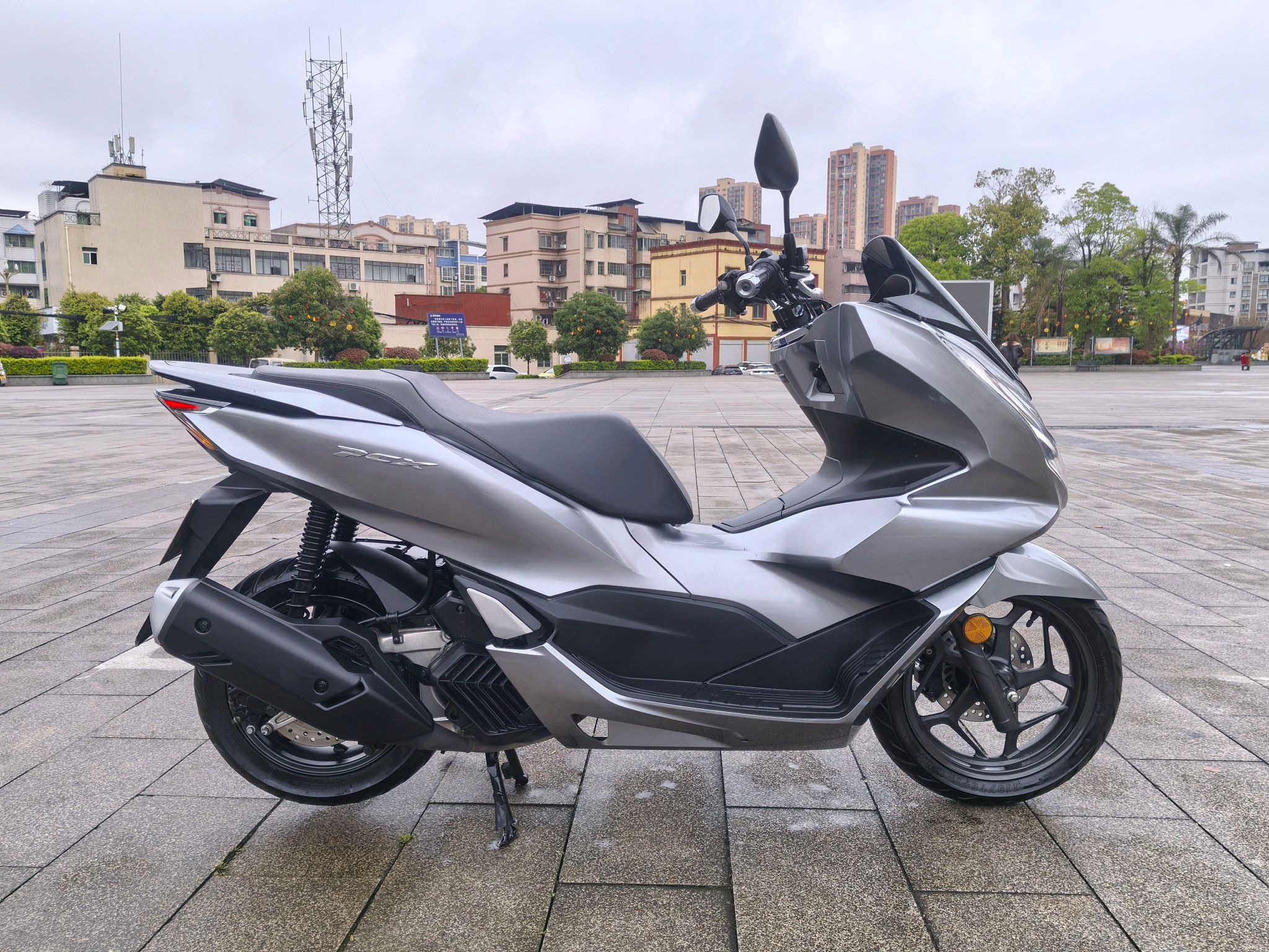 五羊本田 PCX