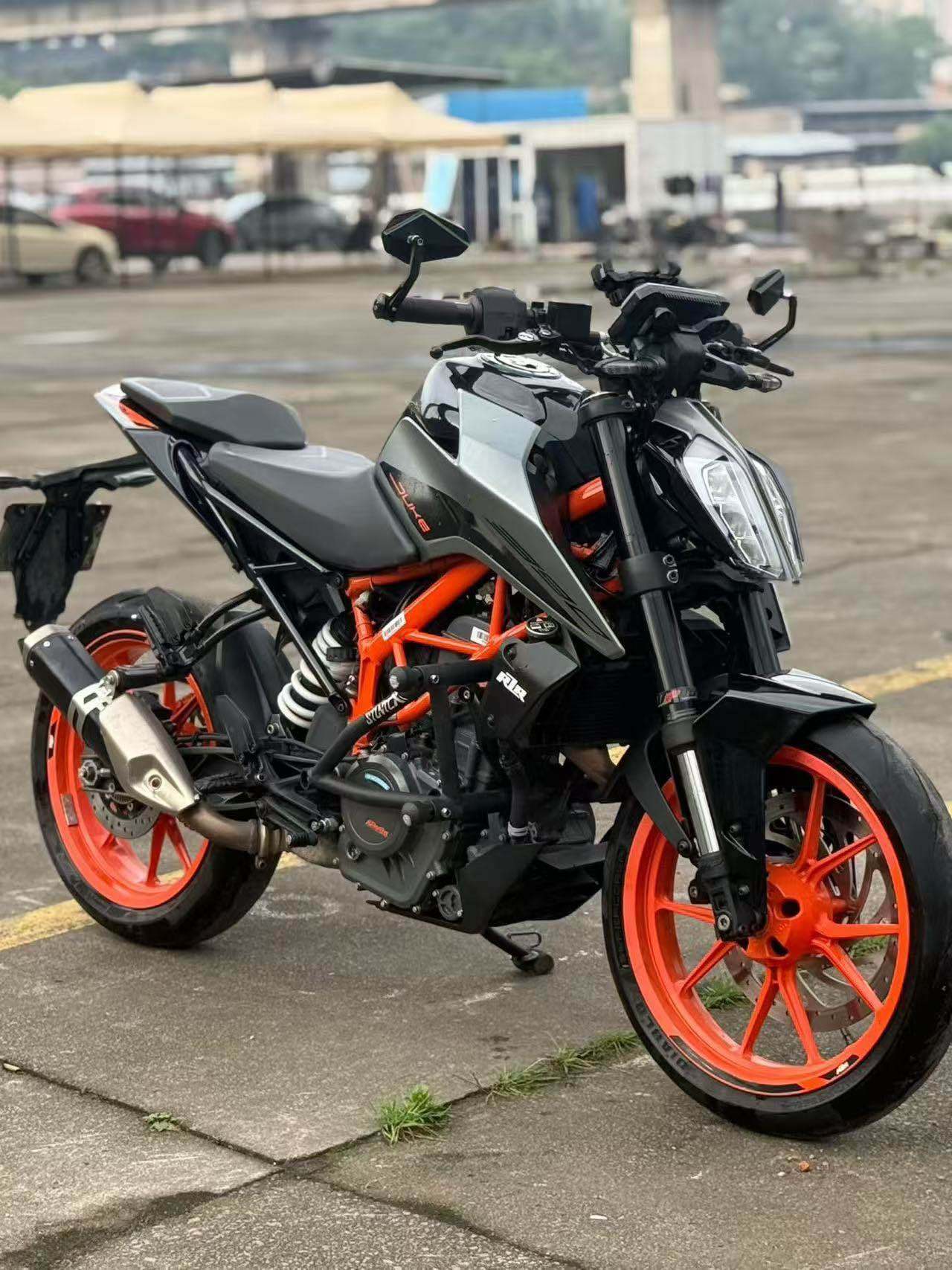 KTMR2R 390 Duke