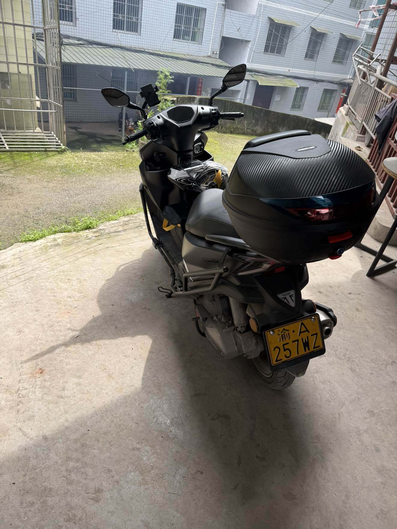 QJMOTOR 鸿150RS