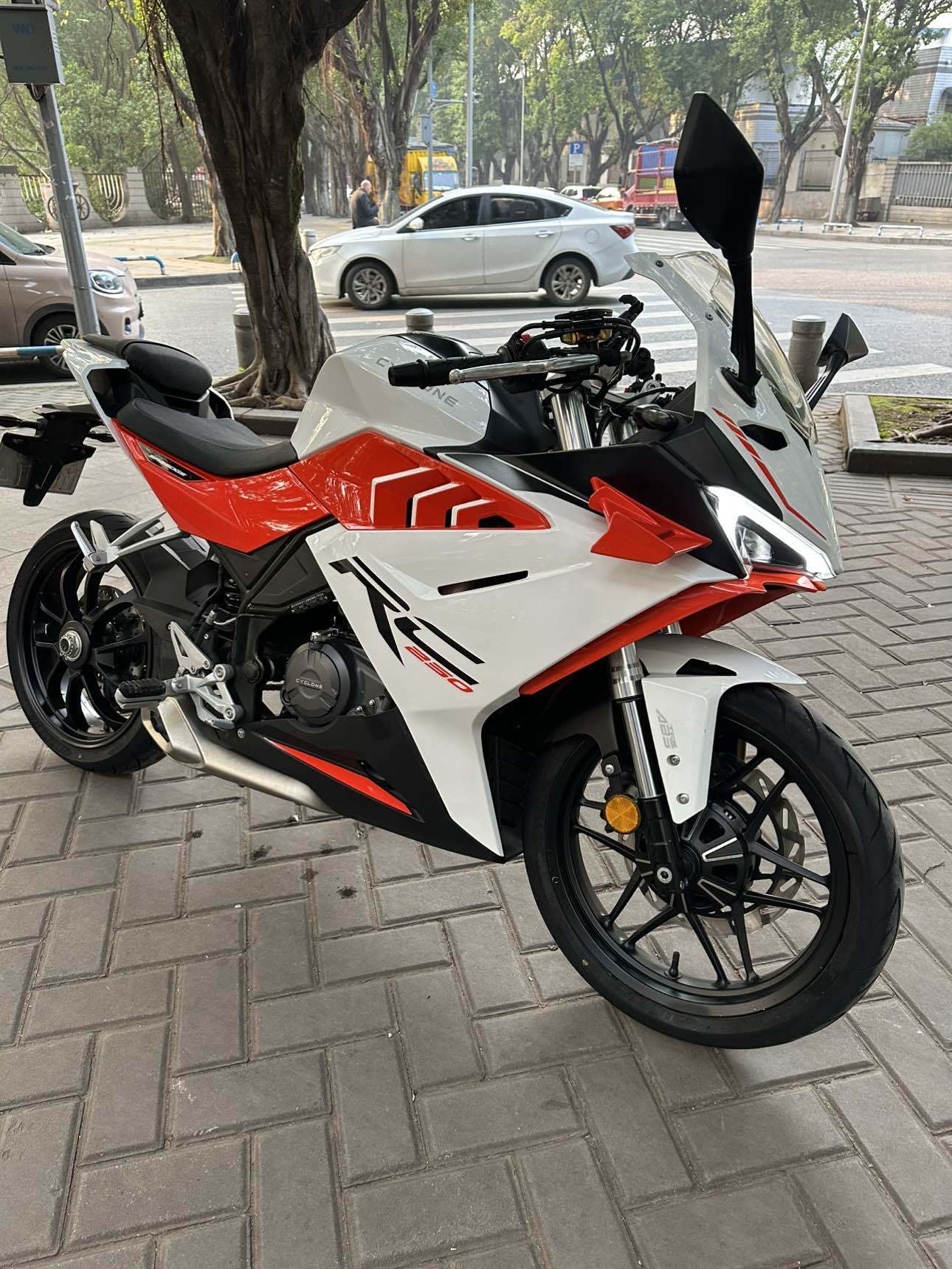 赛科龙 RC250