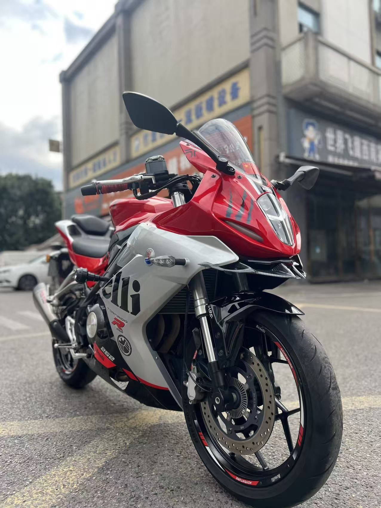 贝纳利 龙卷风 Tornado 252R