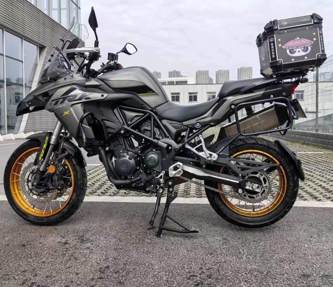 贝纳利 金鹏 TRK502