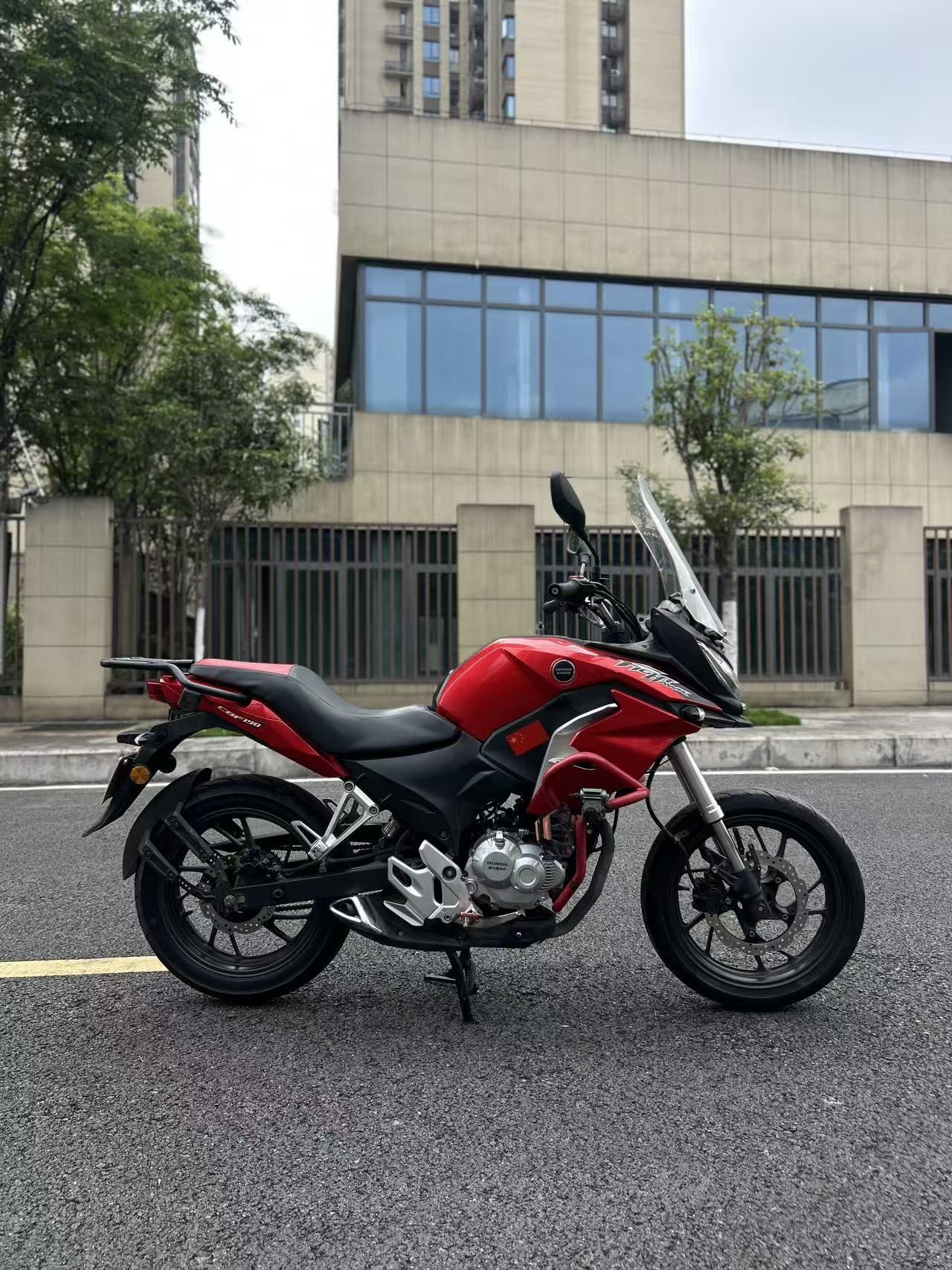 五羊本田 猛鸷 CB190X