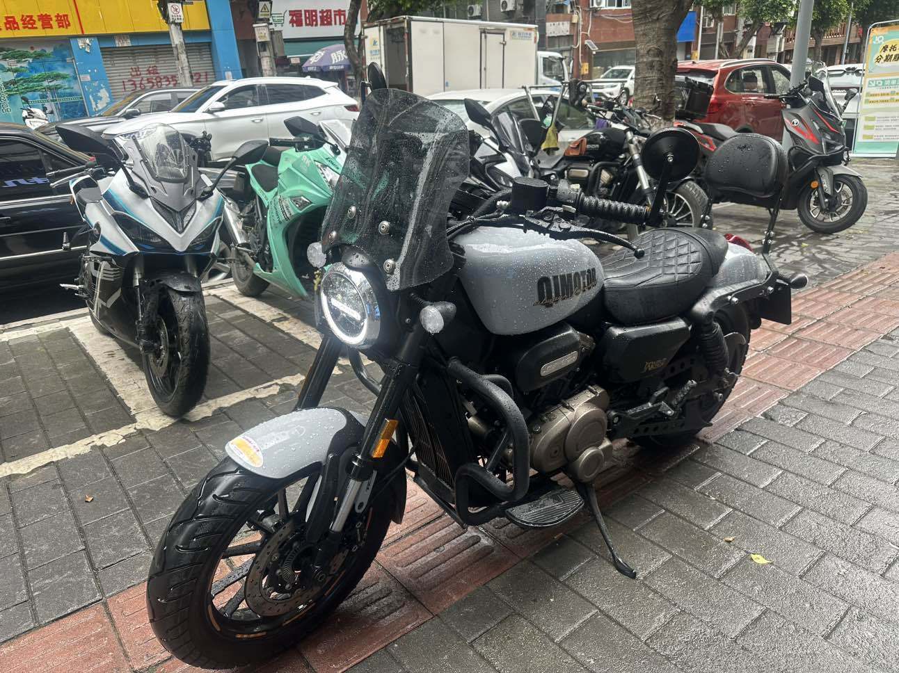 QJMOTOR 闪300S
