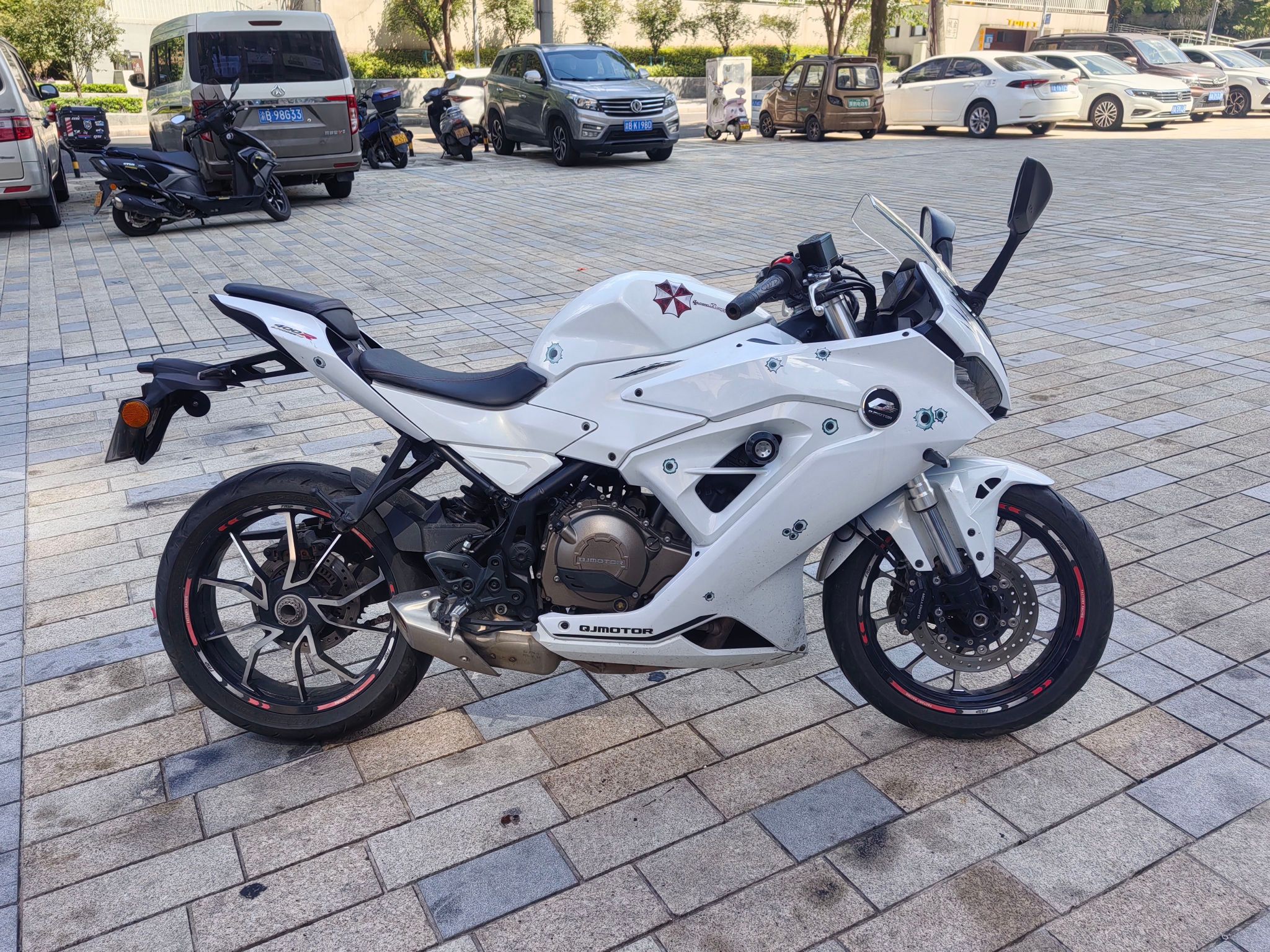 QJMOTOR 赛400