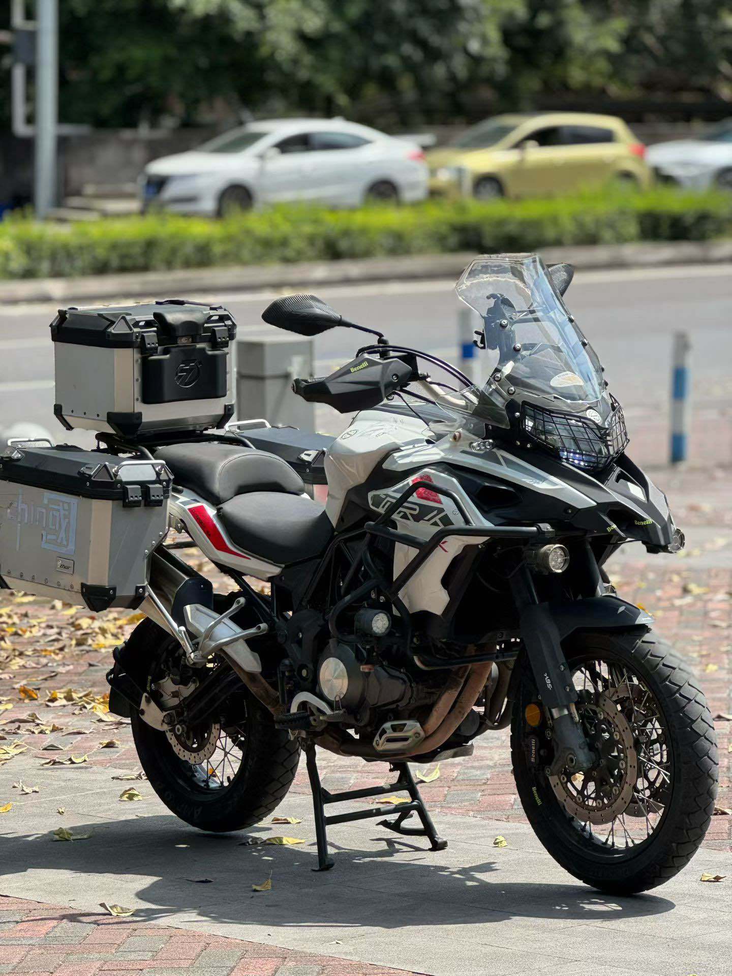 贝纳利 金鹏 TRK502