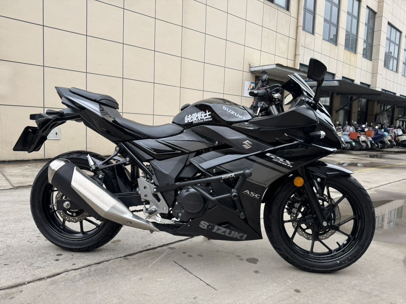豪爵铃木 GSX250R