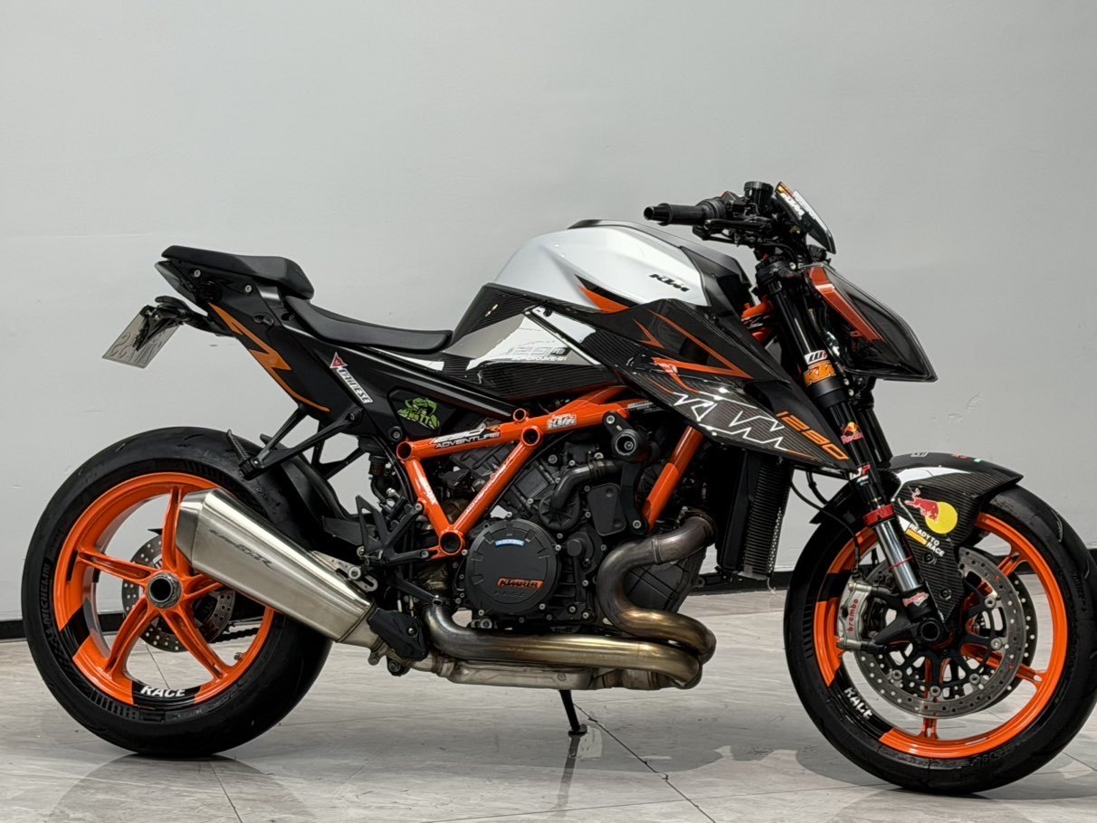 KTMR2R 1290 Super Duke