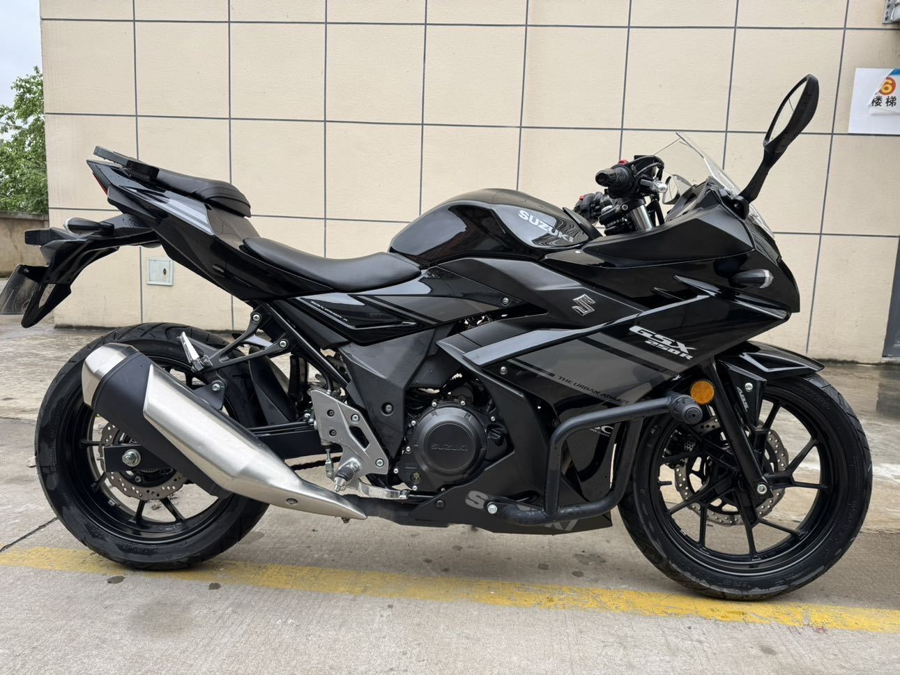 豪爵铃木 GSX250R