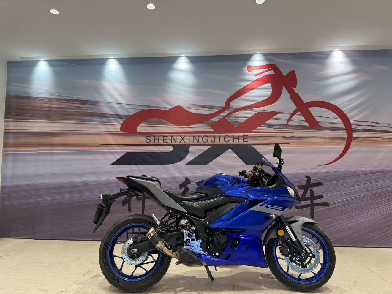 雅马哈 YZF-R3