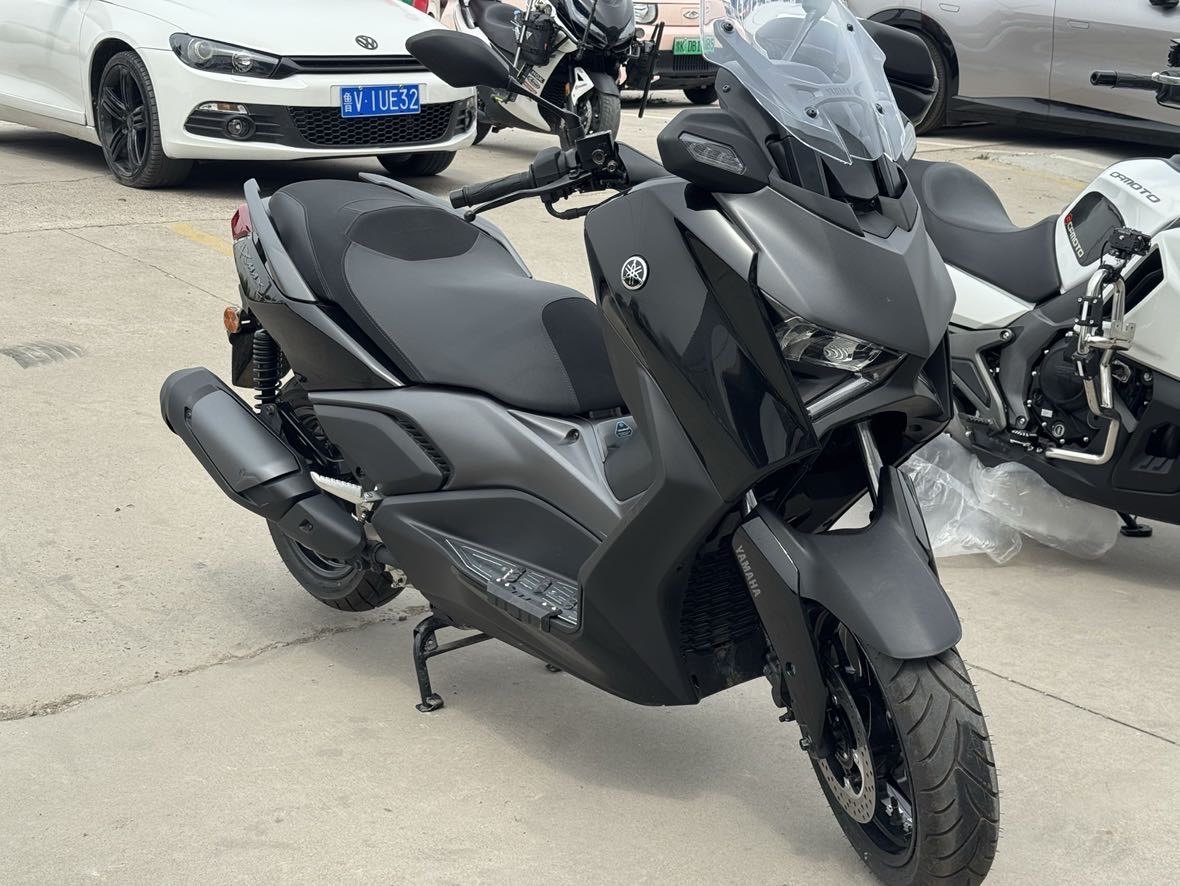 雅马哈 XMAX