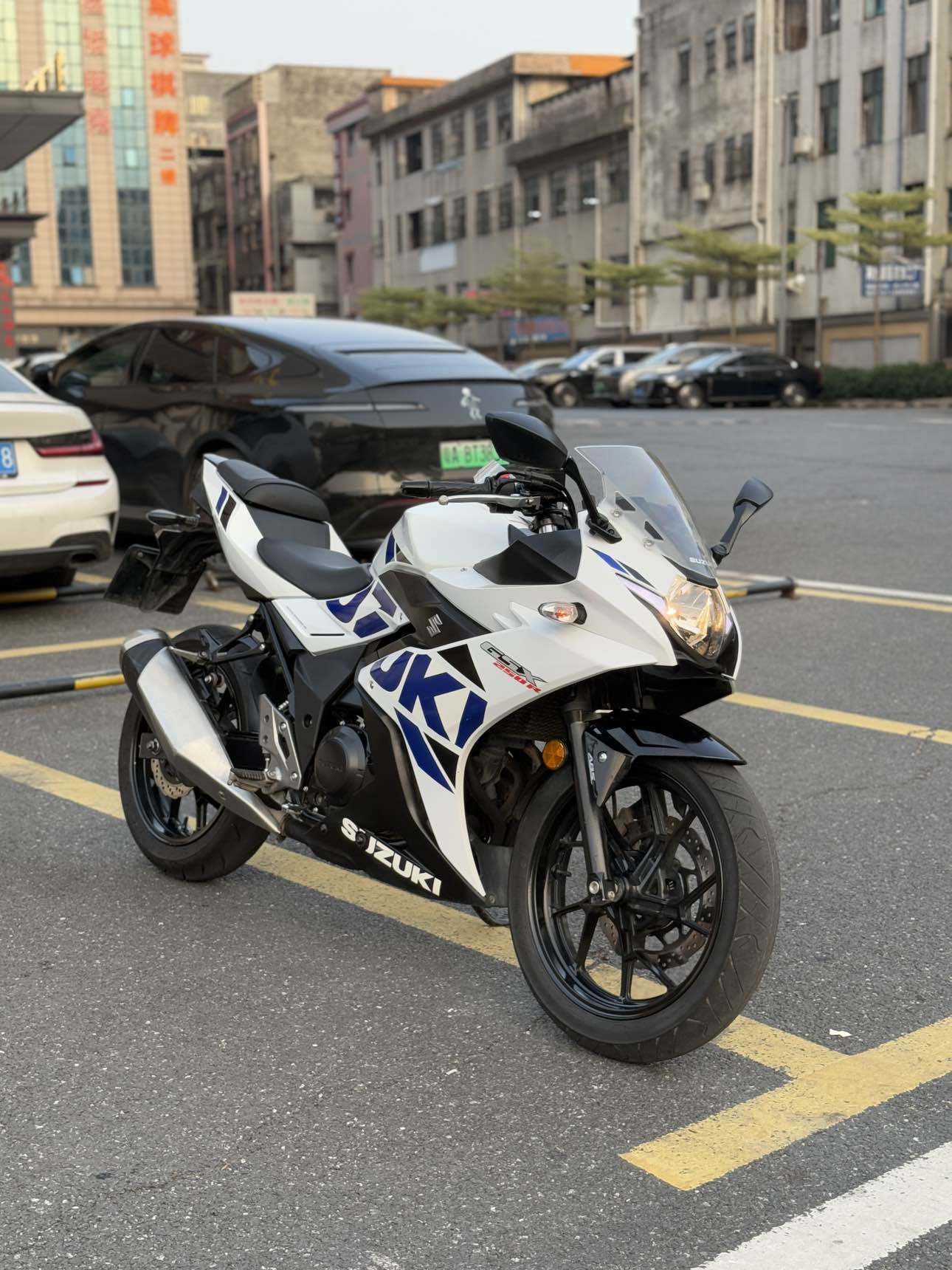 豪爵铃木 GSX250R