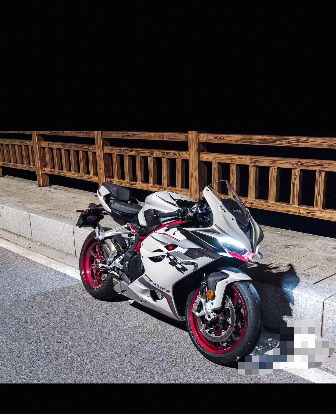 QJMOTOR QJ900GS-8D