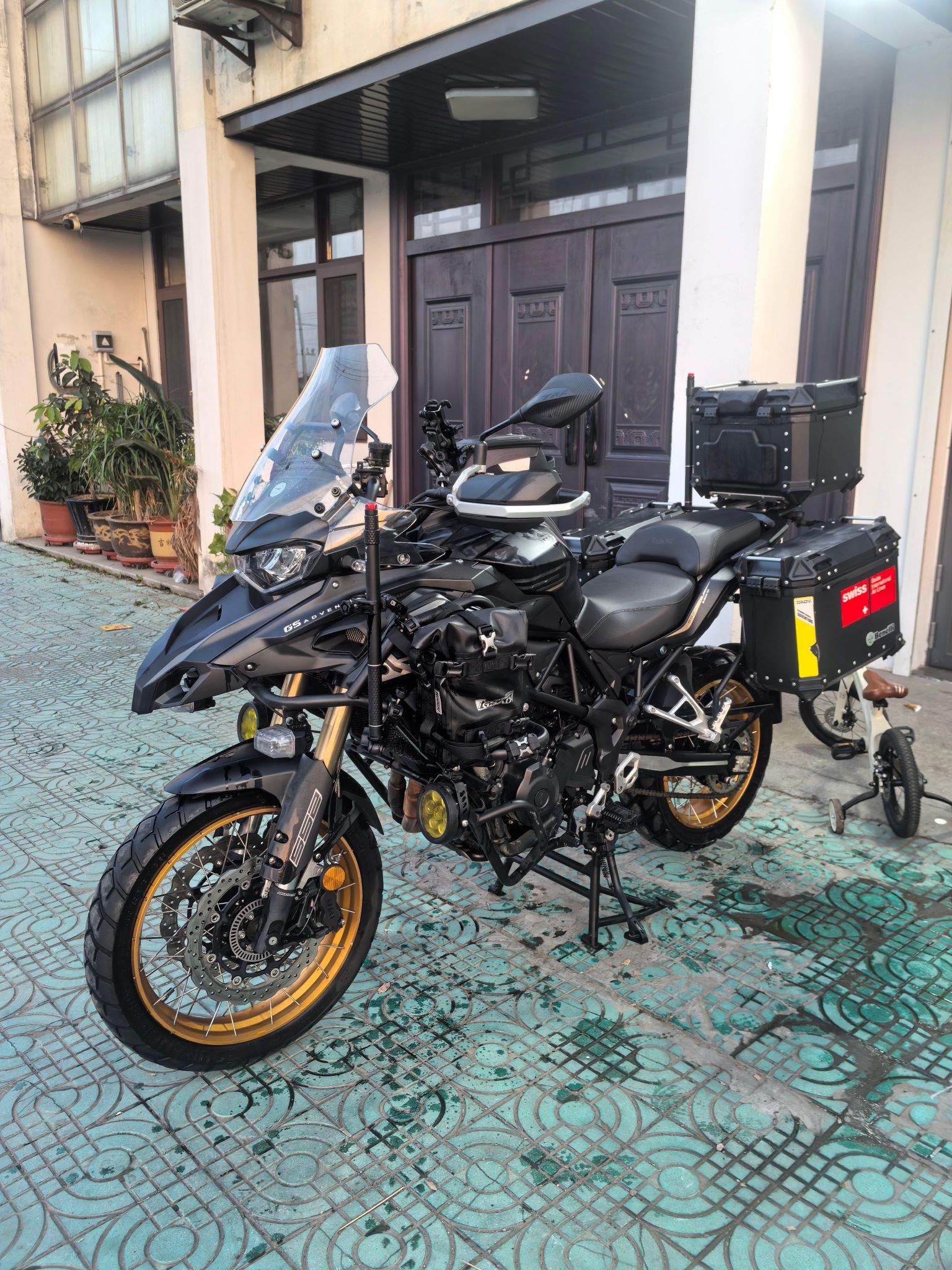 贝纳利 TRK552