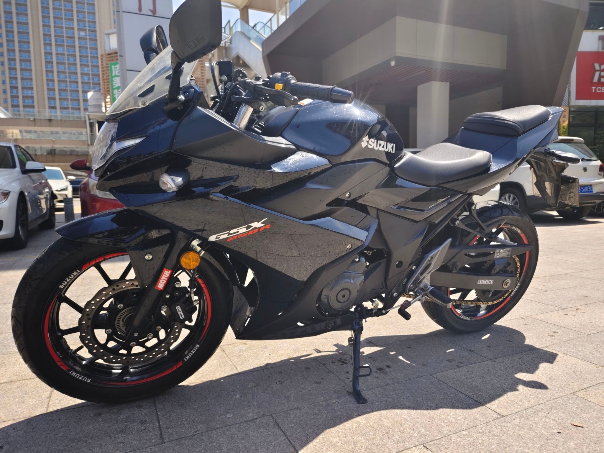 豪爵铃木 GSX250R