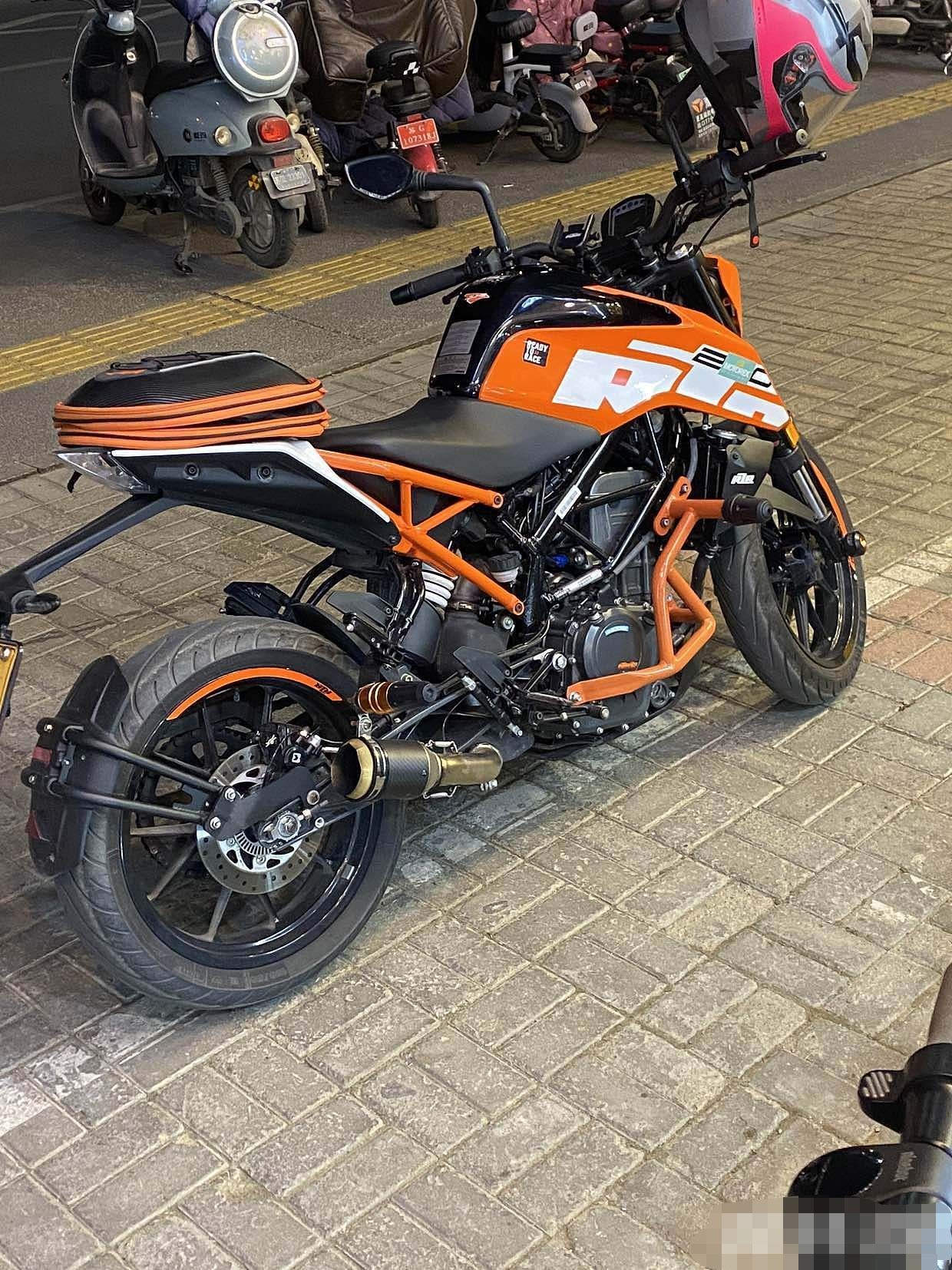 KTMR2R 250 Duke