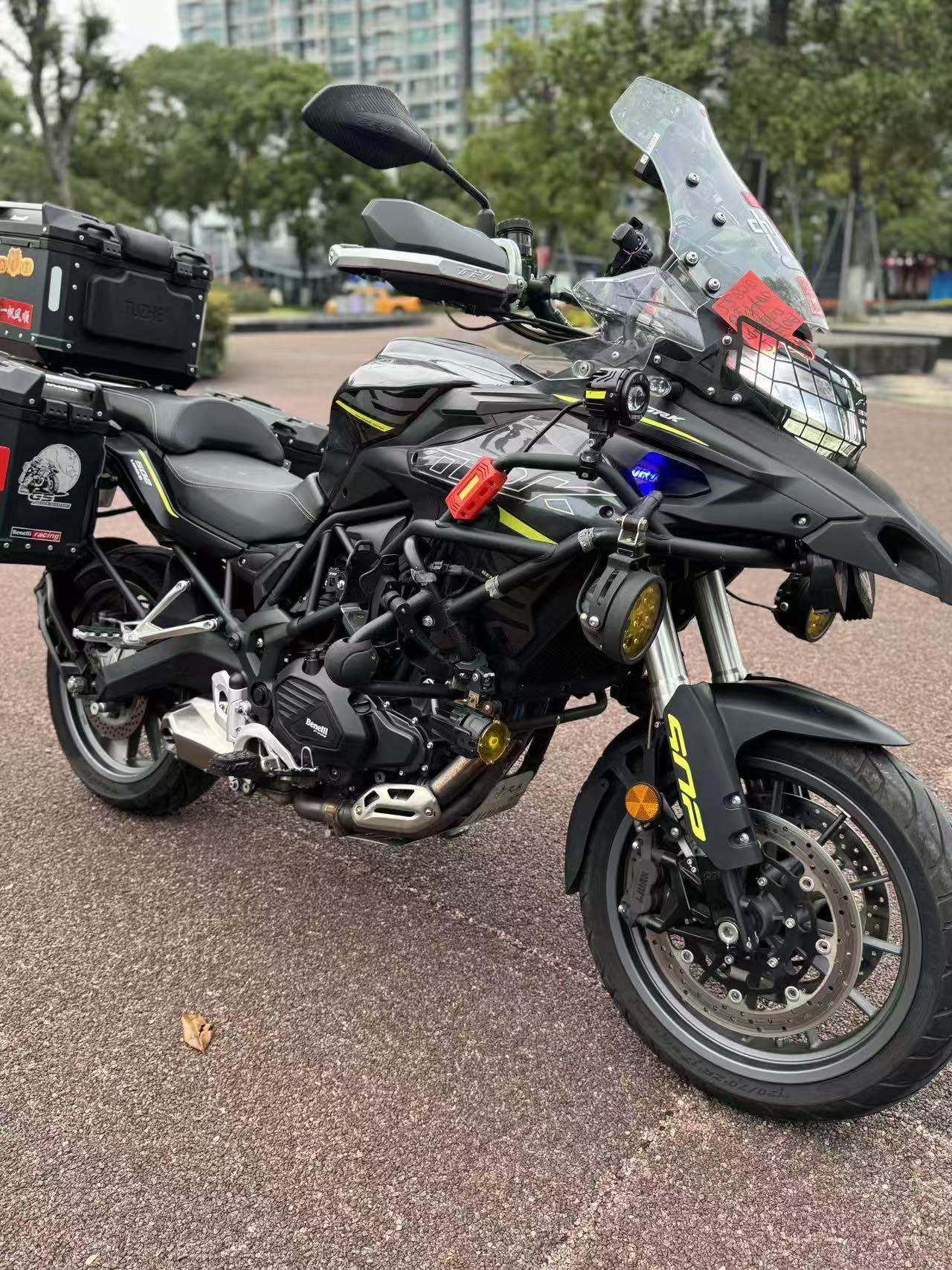 贝纳利 金鹏 TRK502