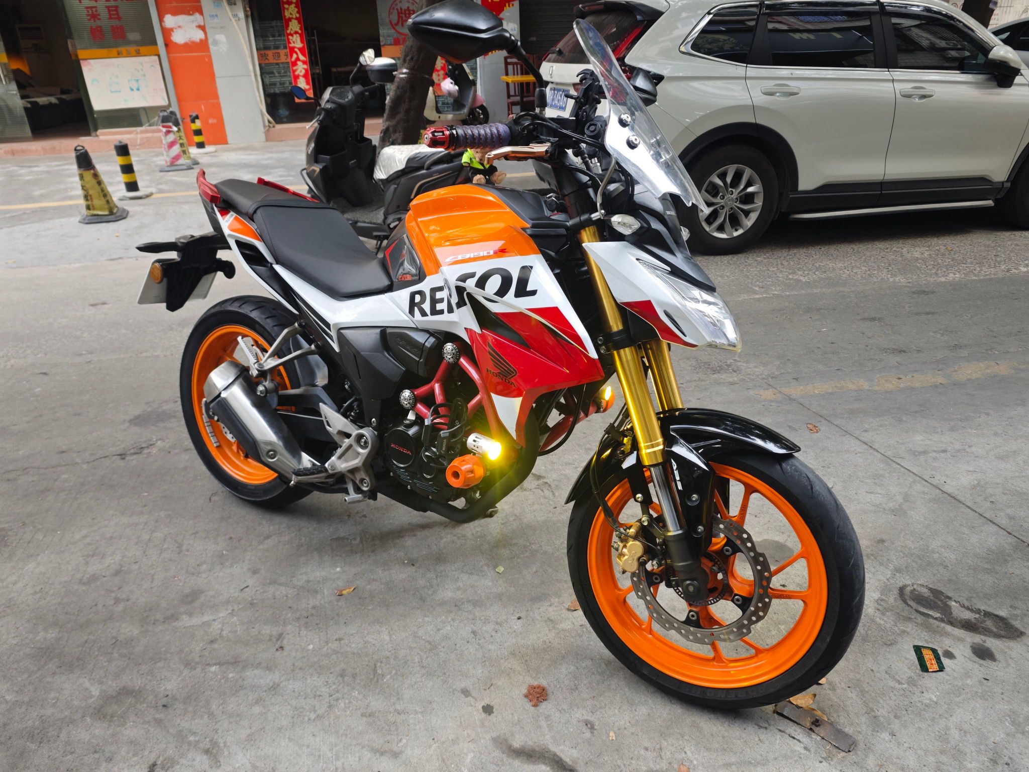 五羊本田 CB190R 暴锋眼
