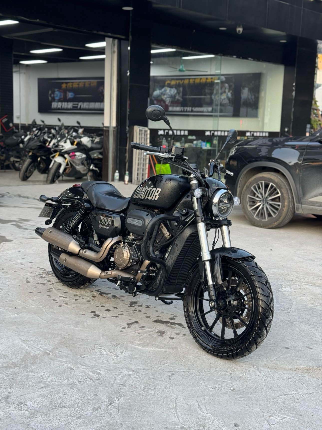 QJMOTOR 闪300S
