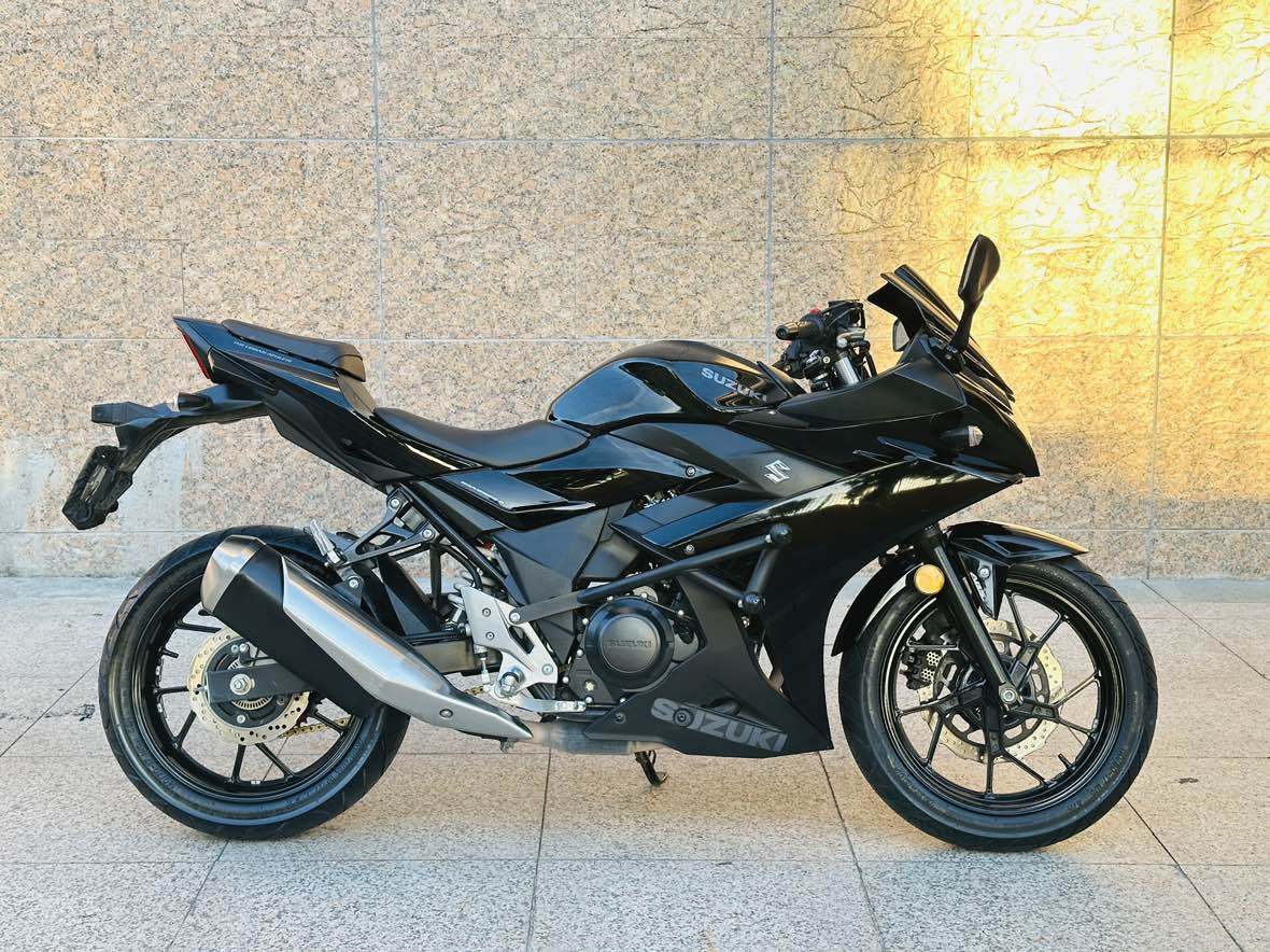 豪爵铃木 GSX250R