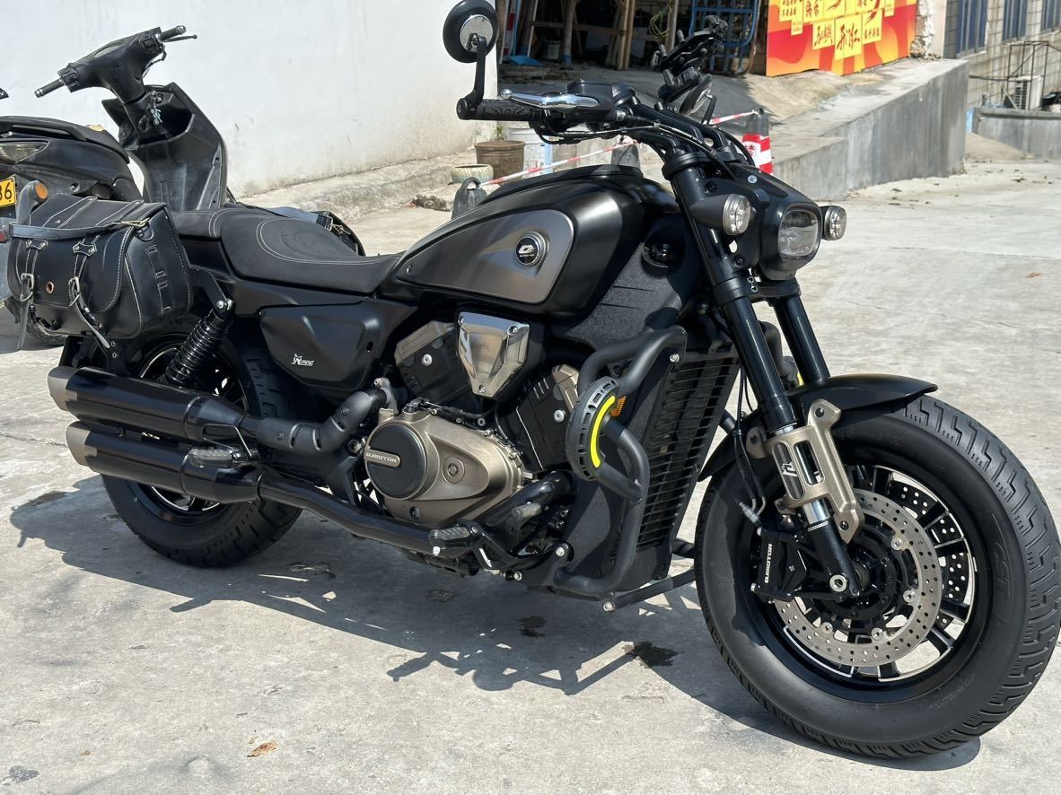 QJMOTOR 闪600