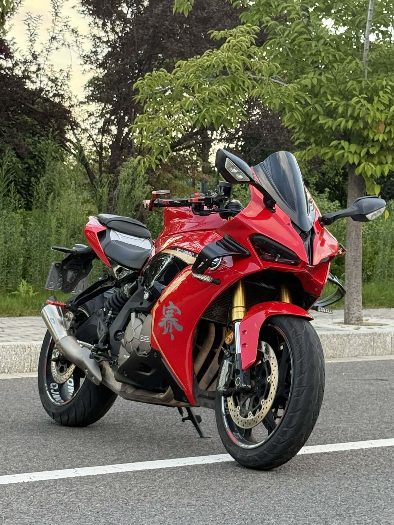 QJMOTOR 赛600