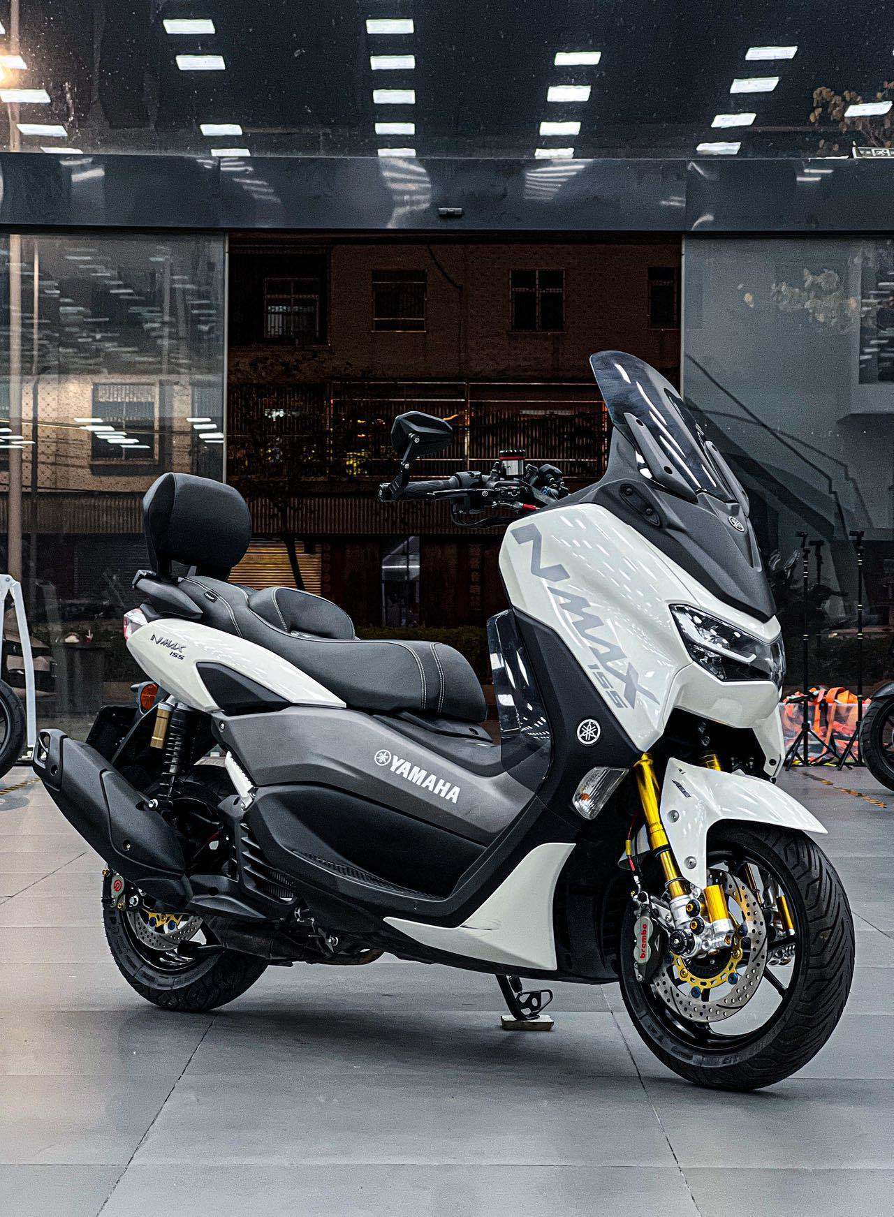 雅马哈 NMAX